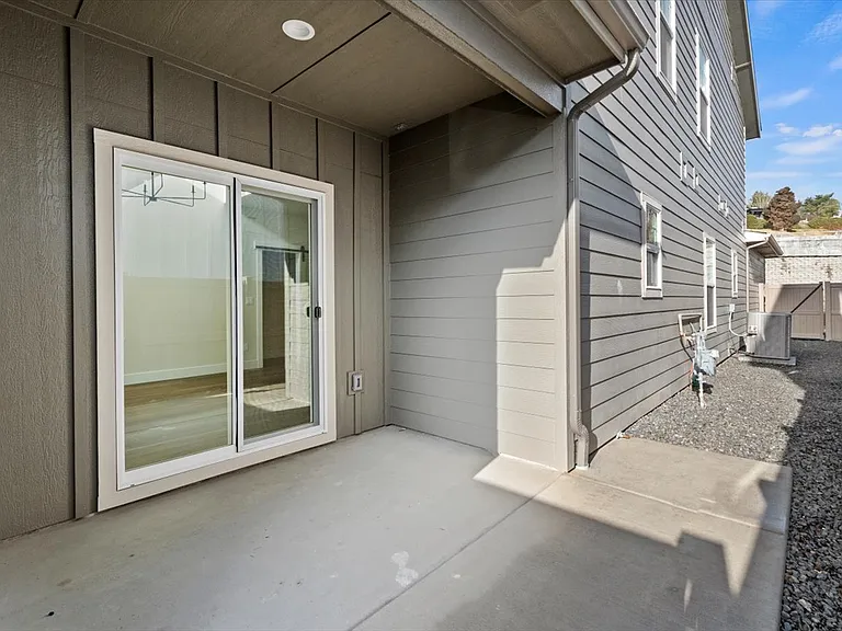1688 E Cutgrass Ln — Photo 4
