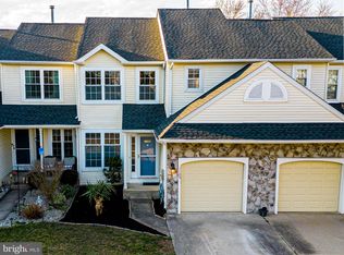 1105 Meadows Dr, Williamstown, NJ 08094