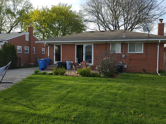 3rd image of 27117 Kennedy St