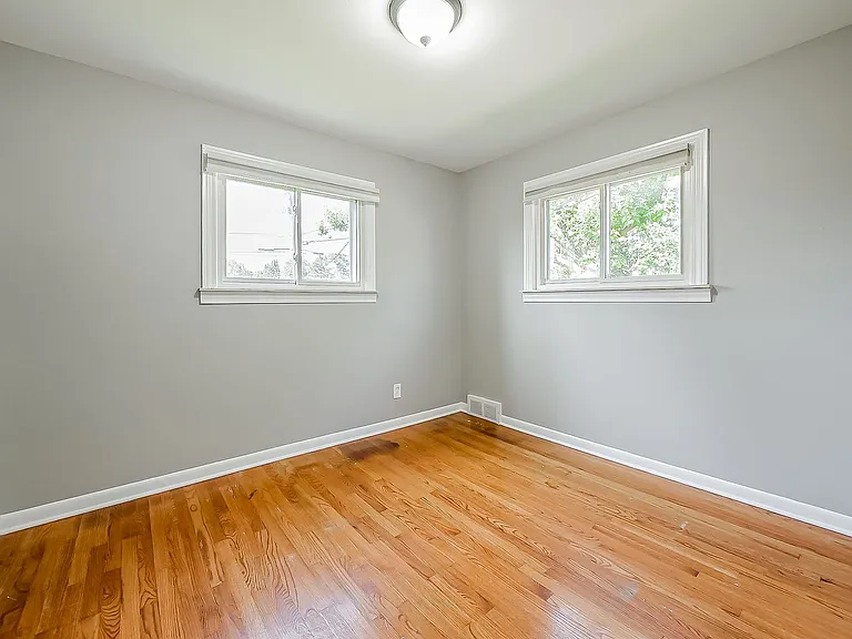 28783 Leona St — Photo 17