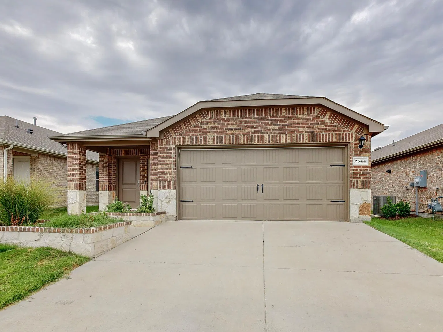 3 bed, 1545 sqft, $2,000 — Photo 2
