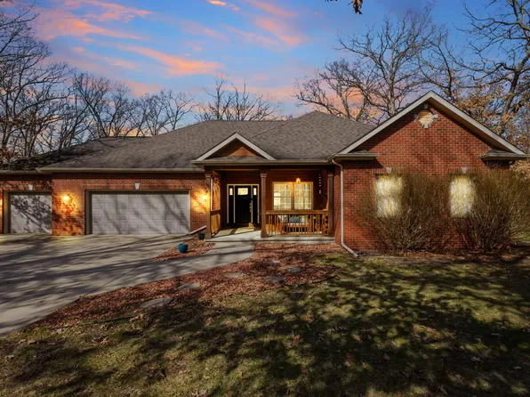 8744 Kimberly Dr, Wheatfield, IN 46392