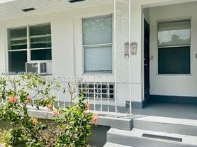 3 Santillane Ave, Coral Gables, FL