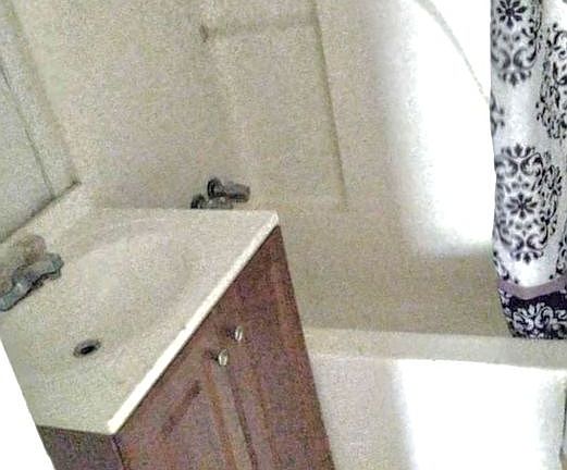 2nd image of 5609 Kent Ave