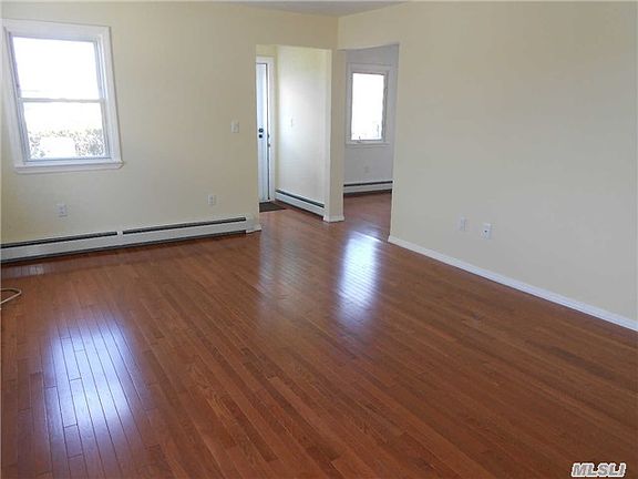 5th image of 220 E Hudson St