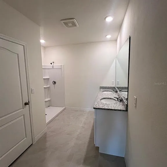 631 Park Place Blvd — Photo 12
