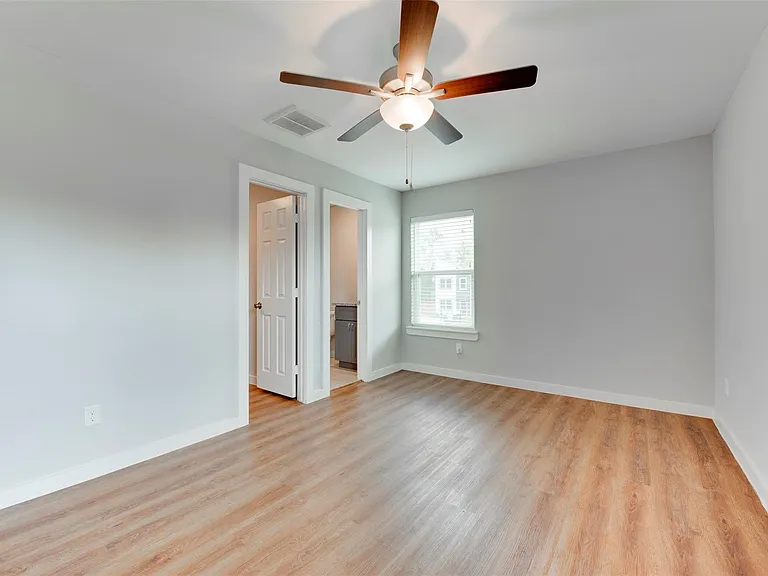 8635 Sunderland Rd — Photo 14