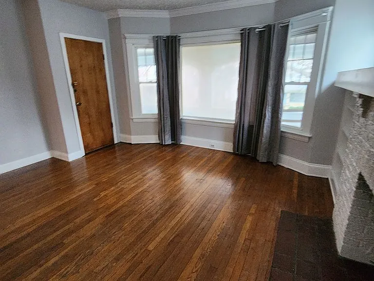 2664 Hampshire Rd — Photo 3