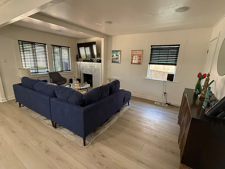 4383 Van Dyke Ave — Photo 6
