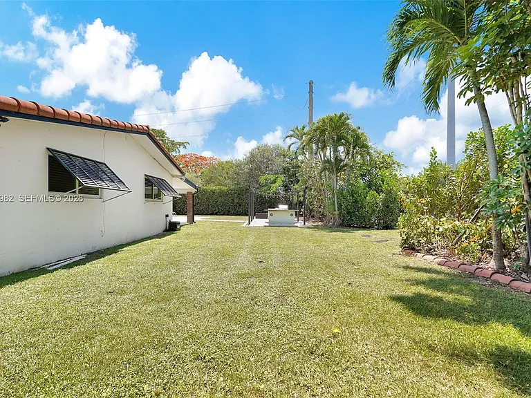 7700 SW 139th Ter — Photo 29