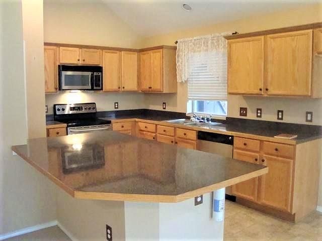 2nd image of 2833 Glendale Way