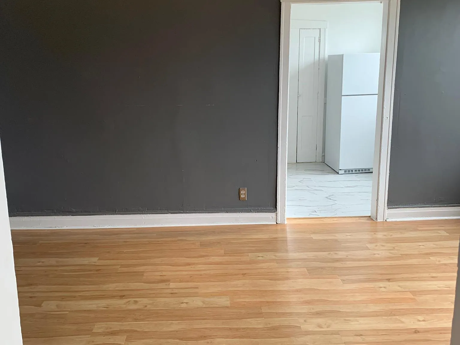 4237 W Grenshaw St — Photo 3