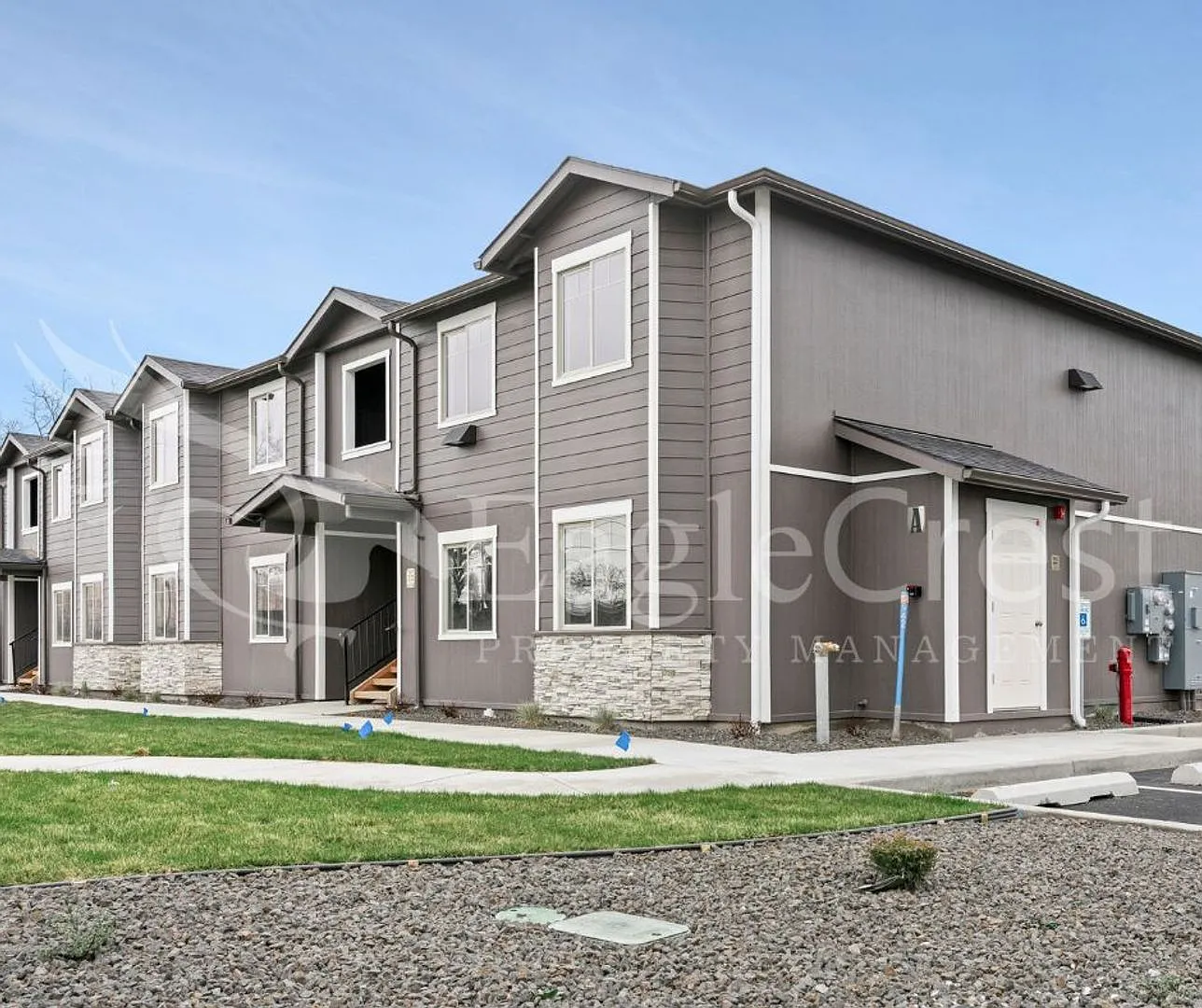 McKenzie Apartments — Photo 4