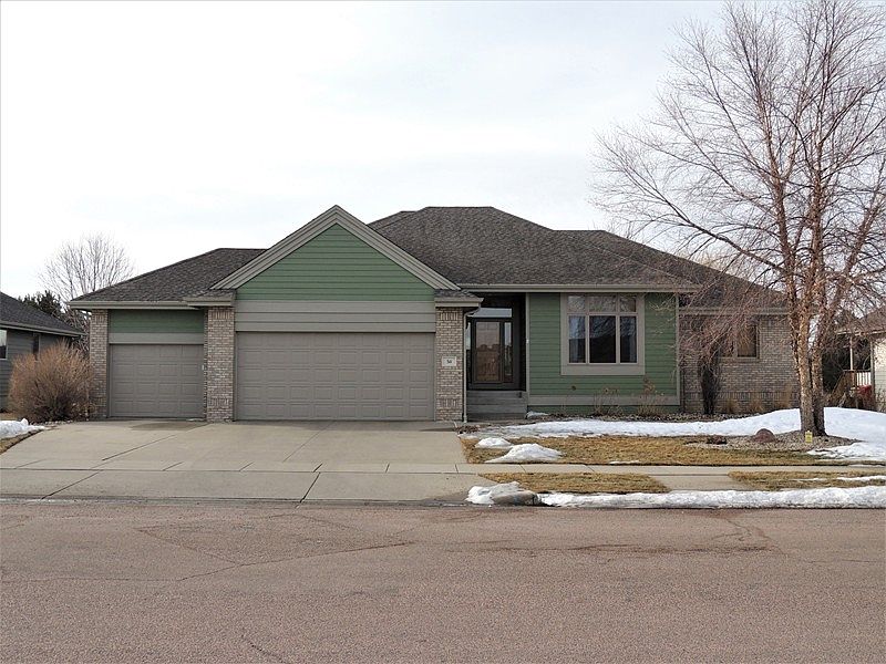 1st image of 511 Applewood Dr