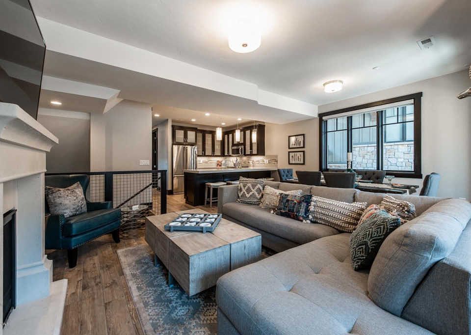 1st image of 3716 Blackstone Dr #12