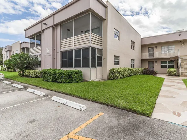 809 Flanders Q, Delray Beach, FL 33484