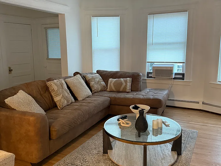 113-115 Arnold St #1 — Photo 4
