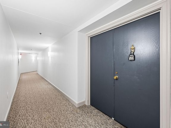 4th image of 1301 N Courthouse Rd APT 1505