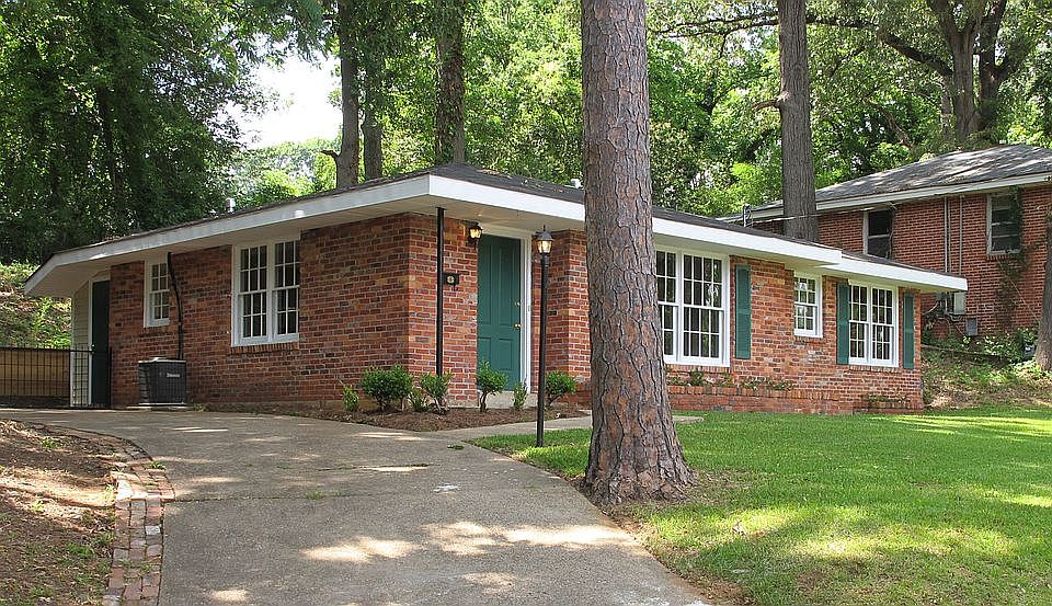 1st image of 130 Mimosa Dr