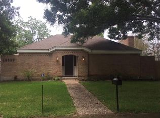 15527 Pleasant Valley Rd, Houston, TX 77062