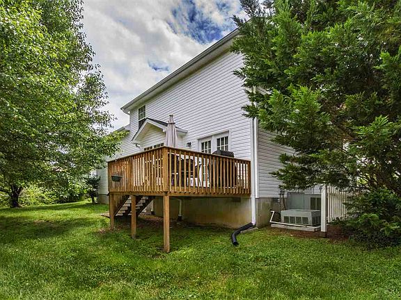 5th image of 3512 Branch Hill Ln