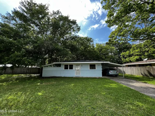 2211 Belair St, Pascagoula, MS 39567