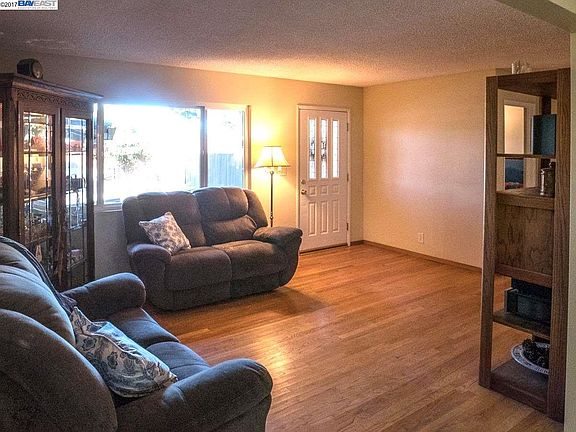 4th image of 8100 Holanda Ln