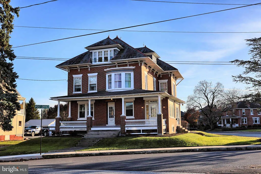 280 Elizabeth St photo 1