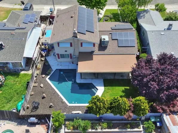 8525 Mason Dr, Stockton, CA 95209