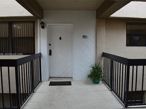 2nd image of 461 Ives Dairy Rd APT 404-2