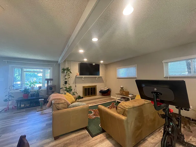 3080 S Fairfax St — Photo 7