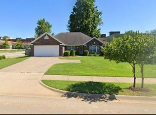 902 E Central Ave, Bentonville, AR 72712