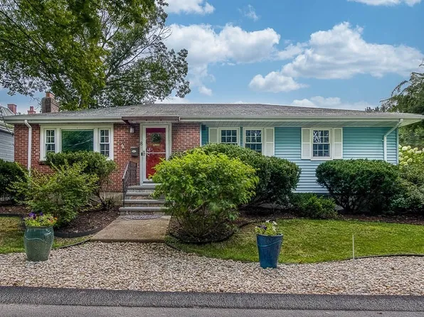 8 Prospect St, Hyde Park, MA 02136