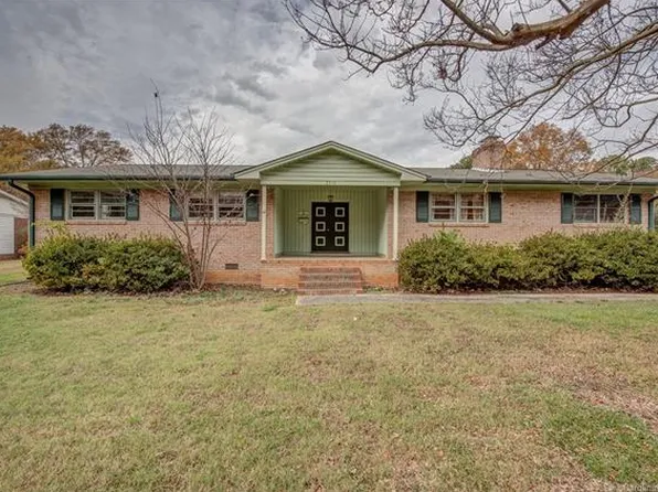 2310 Redbud Dr, Gastonia, NC 28056