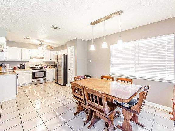 4th image of 3001 Elmwood Cir