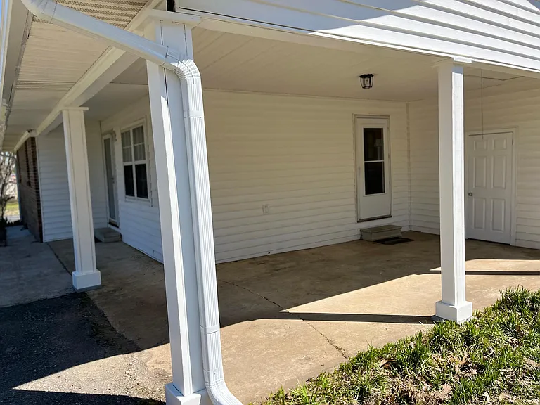 65 Jackson Ave — Photo 5