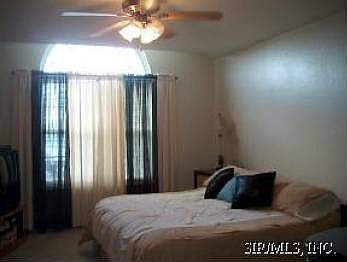 3rd image of 1057 Meadow Lake Dr