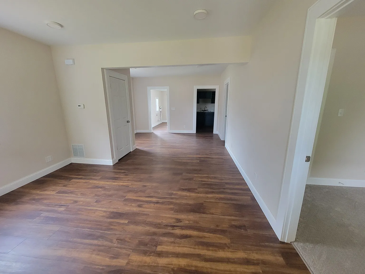 2 bed, 913 sqft, $1,200 — Photo 3