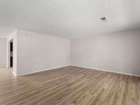 5th image of 5911 Bishop Dr