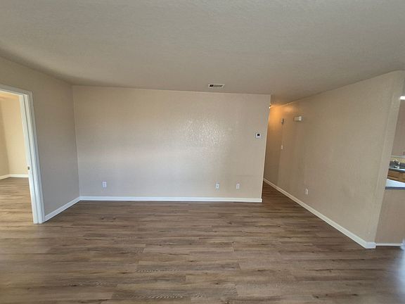 3rd image of 3862 Candleglenn