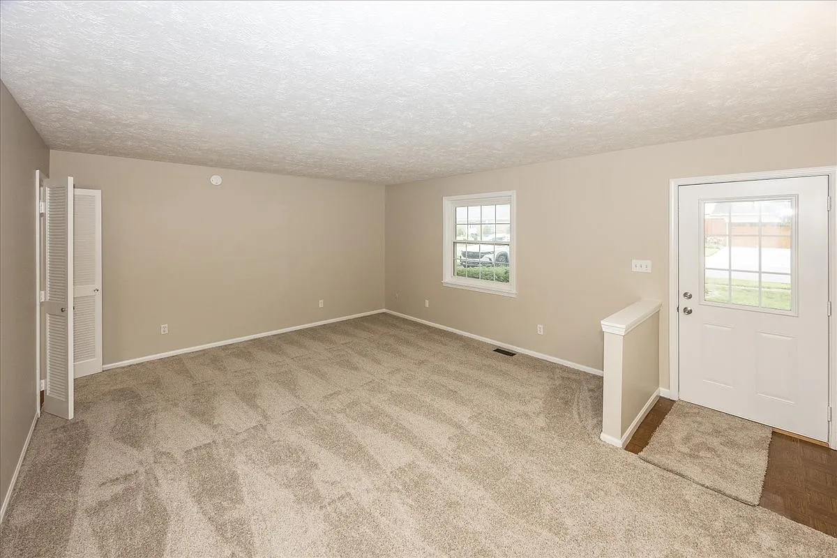 3 bed, 1432 sqft, $2,450 — Photo 4