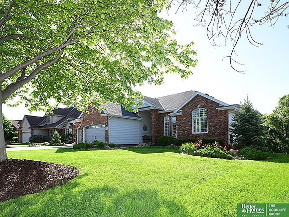 3rd image of 111 Longwood Dr