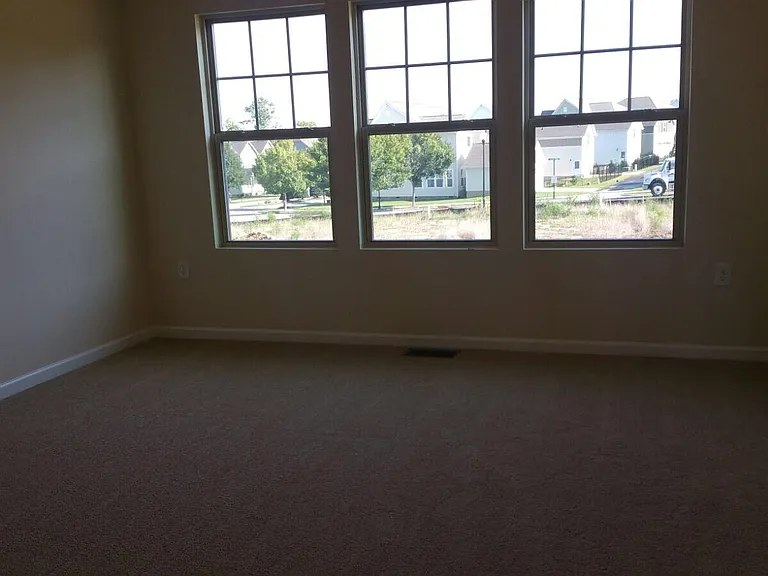 1905 Birdhouse Ln — Photo 10