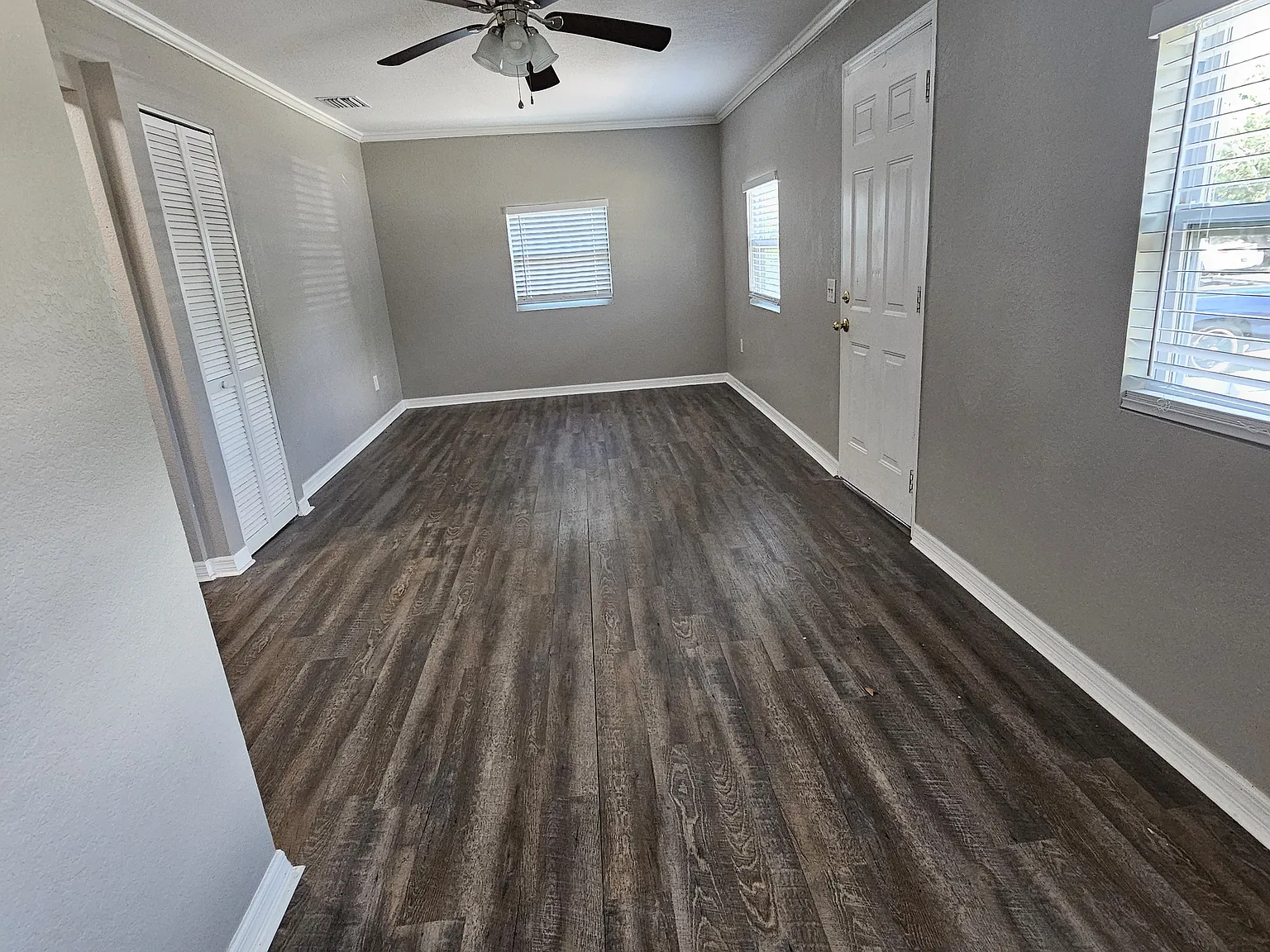 2 bed, 970 sqft, $2,100 — Photo 3