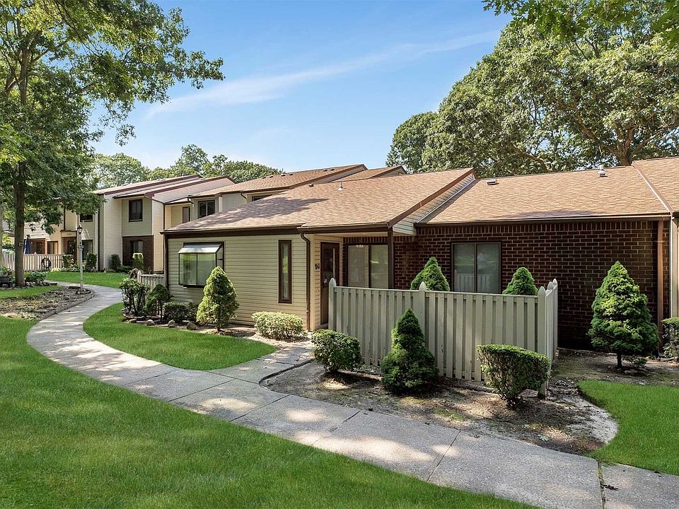 1st image of 350 Clubhouse Ct