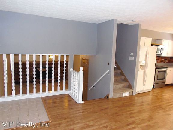 4th image of 655 Blarney Stone Ct