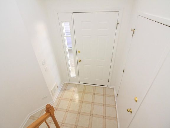 4th image of 252 Camel Bend Ct #4