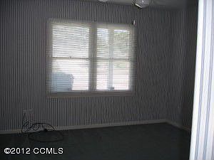 5th image of 209 E Shorewood Dr