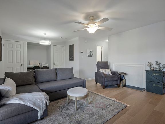 5th image of 1417 Oronoco St #26