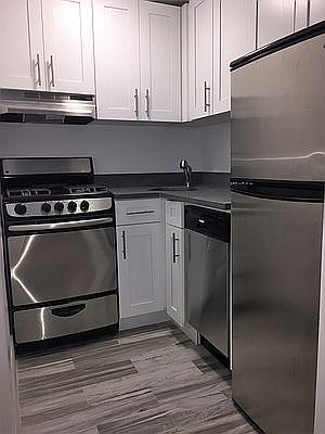 3rd image of 163 W 73rd St APT 9E